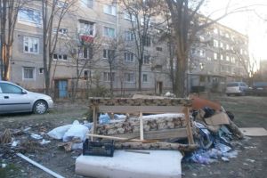 Sute de notificari date asociatiilor de proprietari in zonele in care se formeaza rampe de gunoi