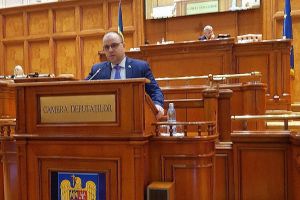 Deputatul social-democrat Adrian Todor a vorbit în Parlament despre „lipsa totală de interes a Primăriei Arad faţă de Centenarul Marii Uniri”