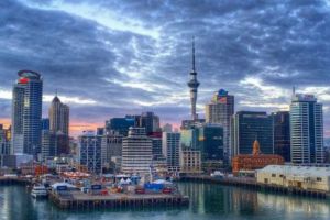 Ţara unde nu există şerpi, centrale nucleare, iar românii sunt numeroşi