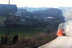 Judetul Constanta. Un autoturism a luat foc la intrare in Techirghiol