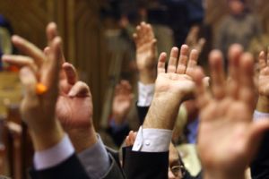 Proiectul legislativ privind majorarea amenzilor pentru încălcarea unor norme de convieţuire socială a fost adoptat de Senat