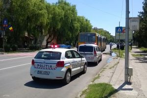 Accident pe Lucian Blaga. O persoană a fost rănită în urma unei coliziuni între două maşini