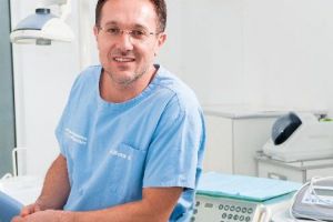 Tratamentul paradontozei prin regenerare celulară, acasă, fără durere (P)