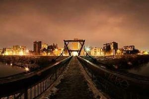 Podul din Aleea Carpaţi, transformat în „Podul iubirii” de Valentine’s Day