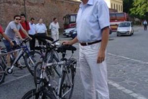 Iohannis, surprins în vacanţa din Tenerife de o româncă. A dezvăluit la ce hotel locuieşte