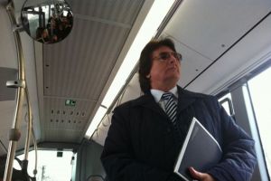 Alba-neagra cu timpii de asteptare pentru transportul public. Robu o intoarce din vorbe