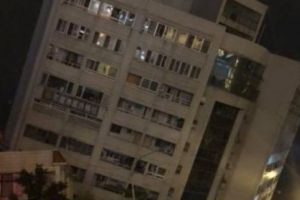 Cutremur DEVASTATOR! Oameni BLOCAȚI în clădiri. Un hotel S-A PRĂBUȘIT. Este haos pe străzi