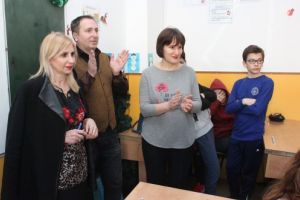 Otopeni – Biserica şi Școala le cultivă copiilor responsabilitatea faţă de devenirea lor. Elevi merituoşi – „Învingători pe traseele devenirii”