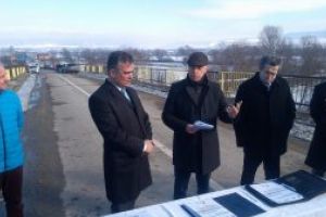 Au fost semnate contractele de 190 milioane lei pentru reabilitarea traseului spre Valea Zălanului