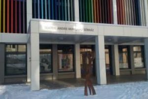 Teatrul „Andrei Mureşanu” se alătură campaniei „Artiştii pentru artişti”