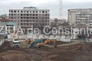 ZIUA de Constanta a prezentat ieri situatia din centrul orasului:Fosta fabrica de paine Dobrogea, curatata de gunoaie (galerie foto)