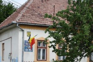 EXCLUSIV! Incident suspect la o primărie din Mureş: s-a spart yala, dar nu lipseşte nimic! În clădire erau doar primarul, viceprimarul şi femeia de serviciu…