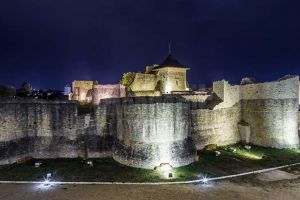 „Lecţia de 10”, la Cetatea de Scaun a Sucevei - Casa Custodelui, pentru elevii pasionaţi ...