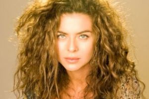 O mai ţii MINTE pe GAVIOTA? Actriţa are 50 de ani şi este MAI SEXY ca în TINEREȚE - Galerie Foto 