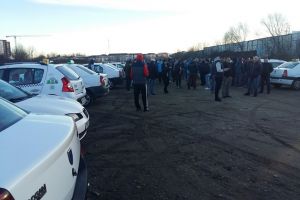 Taximetristii din Timisoara decid daca vor bloca orasul
