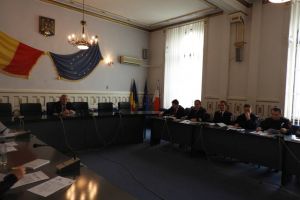 FOTO Prefectura Alba: Măsuri pentru creşterea gradului de siguranţă a elevilor şi a personalului didactic în unităţile de învăţământ din judeţ