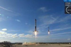 Propulsoarele SpaceX au aterizat sincron pe Pământ. Imagini spectaculoase - VIDEO