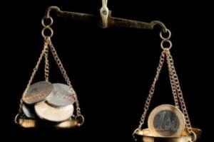 ULTIMA ORĂ - Ratele românilor EXPLODEAZĂ: Euro CREŞTE peste pragul de 4,65 lei