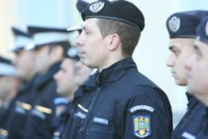 U Banca Transilvania - B.C. Keravnos (Cipru). Jandarmii asigură ordinea publică