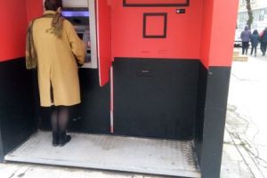 Piteşteni certaţi cu… roboţii de plăţi