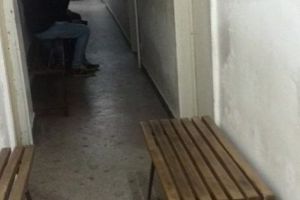 Consultaţii… în parcarea de la bloc!