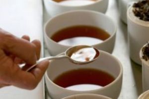 Încă un MIT CADE: De data acesta DESPRE CEAIUL FIERBINTE