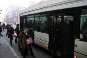 Poliţiştii şi jandarmii clujeni au făcut controale în mijloacele de transport în comun. Au depistat şi un hoţ de buzunare