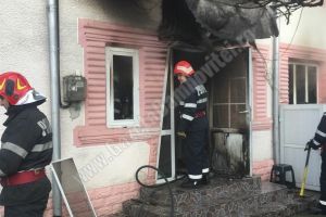 Incendiu pe strada Matei Basarab din Târgovişte, provocat de un surtcircuit electric