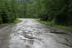 Drumul din Frasin spre Holda, prin pasul Puzdra, va fi modernizat