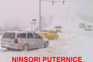 Meteorologii tocmai ce au anunţat cod galben de ninsori şi viscol. Începe de la ora