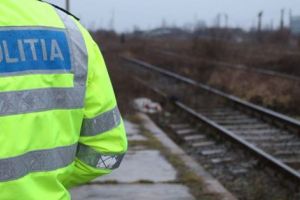 Un bărbat din Piscani s-a aşezat în faţa trenului