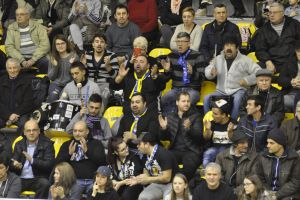 Spectatorii de la meciul Știinţei de aseară nu au fost lăsaţi să intre cu bannere sau cu sticle cu apă
