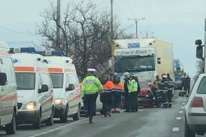 Circulaţie îngreunată spre Ploieşti, în urma unui accident rutier. Patru maşini implicate