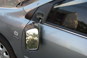 Gheorgheni: Trei tineri au rupt intenţionat oglinzile retrovizoare la mai multe maşini