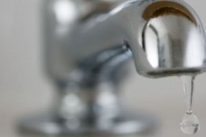 ȘOCANT! Ce s-a găsit în apa de la robinet - Imagini ULUITOARE. NU o să mai bei NICIODATĂ apă de la robinet, după ce o să vezi aceste IMAGINI