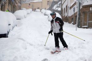 Se întoarce URGIA! ALERTĂ METEO de ULTIMĂ ORĂ! NINSORILE şi VÂNTUL lovesc ţara. Care sunt zonele VIZATE