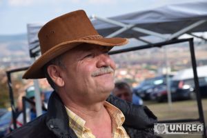 Primăria Alba Iulia vizează amenajarea unei parcări subterane în Piaţa Iuliu Maniu şi nu renunţă la ridicarea maşinilor. Mircea Hava: Azi-dimineaţă eu i-am trimis să le ridice de la Bowling