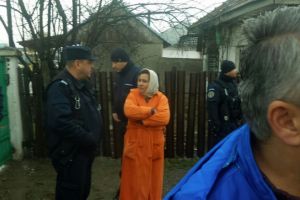 Bransamente ilegale la reteaua electrica, descoperite de politisti la Margineni