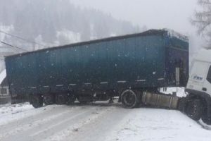 Circulaţie blocată în Stânceni!