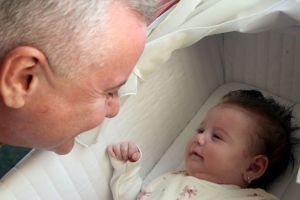 Era un pui de om, acum e domnişoară în toată regula. Fiica lui Irinel Columbeanu, întâlnire în parcul Herestrău. Tatăl ei are imaginile filmate