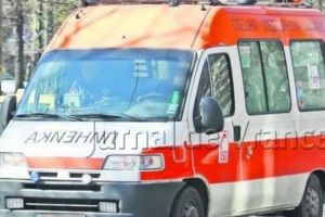 Un băcăuan a căzut într-un canal, unde a dormit peste noapte. A fost scos din canalizare de pompieri