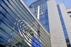 Spunem ADIO trecerii la ora de VARĂ şi de IARNĂ? Parlamentul European a VOTAT. Care este REZULTATUL