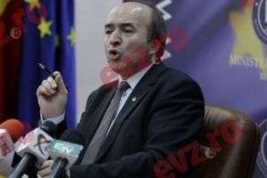Tudorel Toader, declaraţie BOMBĂ: Kovesi a fost în SUFRAGERIA lui Oprea. Ministrul Justiţiei a dat cu DNA de PĂMÂNT