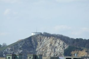 Un bărbat care se plimba pe Dealul Melcilor a pus pe jar pompierii, poliţiştii şi salvamontiştii