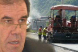 Primăria Reşiţa asfaltează de două ori mai scump decât pe vremea lui Crina!