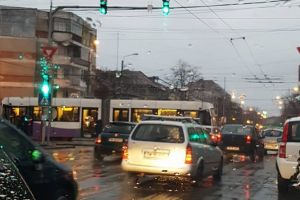 Inca o Armonia intepenita pe sine. Calatorii au impins tramvaiul pana a repornit