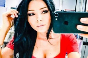 Vedetă PROTV, victima unei greşeli din TINEREȚE. S-a făcut de RÂS după ce POZELE ei NUD au ajuns pe INTERNET – GALERIE 