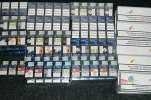 Persoana prinsa in flagrant de jandarmii constanteni in timp ce incerca sa vanda tigari netimbrate 