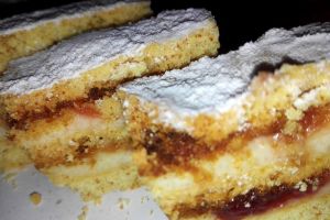 Prăjitura cu foi de turtă dulce (de post)