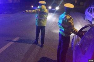 POLIȚIST DROGAT la volan. A fost oprit în trafic pentru că era ”euforic”